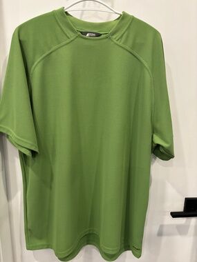 MEC Mountain Equipment Co-op Mens Green Shirt